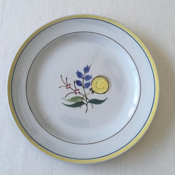 Arabia of Finland Windflower Salad Plate 14915 - Picture 1 of 6
